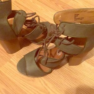 Green sexy shoes